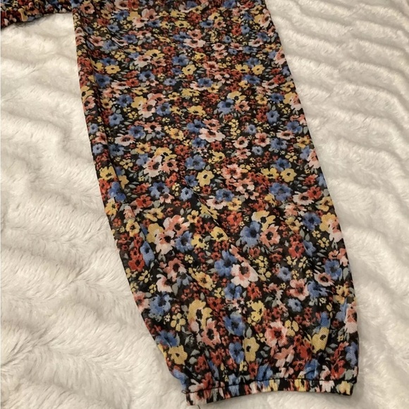 Almost Famous Shirt Sz Large Black Floral Long Sleeve Crop Top Off The Shoulder - Picture 6 of 10